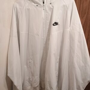 Nike Men's White Windbreaker